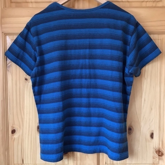 𝅺Columbia Striped Cotton V-Neck athletic performance Tee Women’s Size XL - Picture 6 of 7